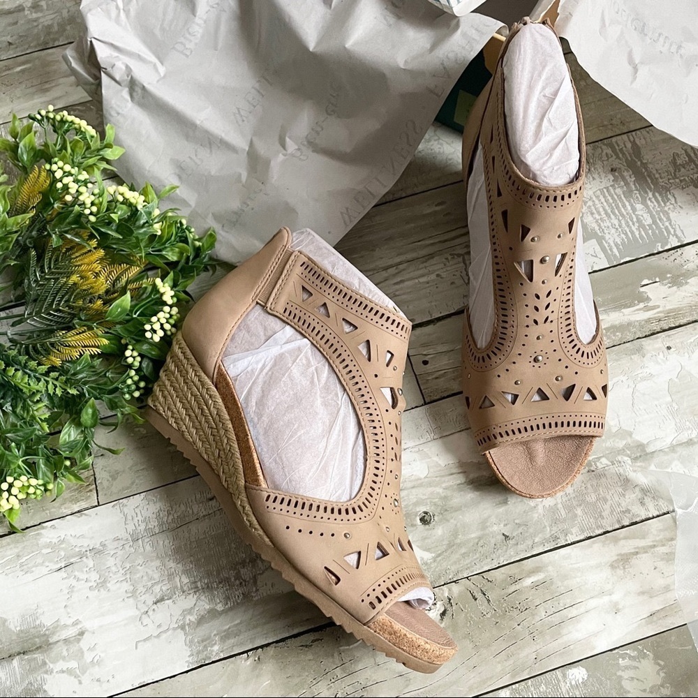 FINAL SALE Earth Attalea Barbuda Leather Sandals
